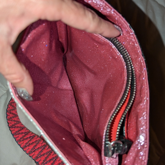 Folklore Contour Crossbody - Picture 7 of 13